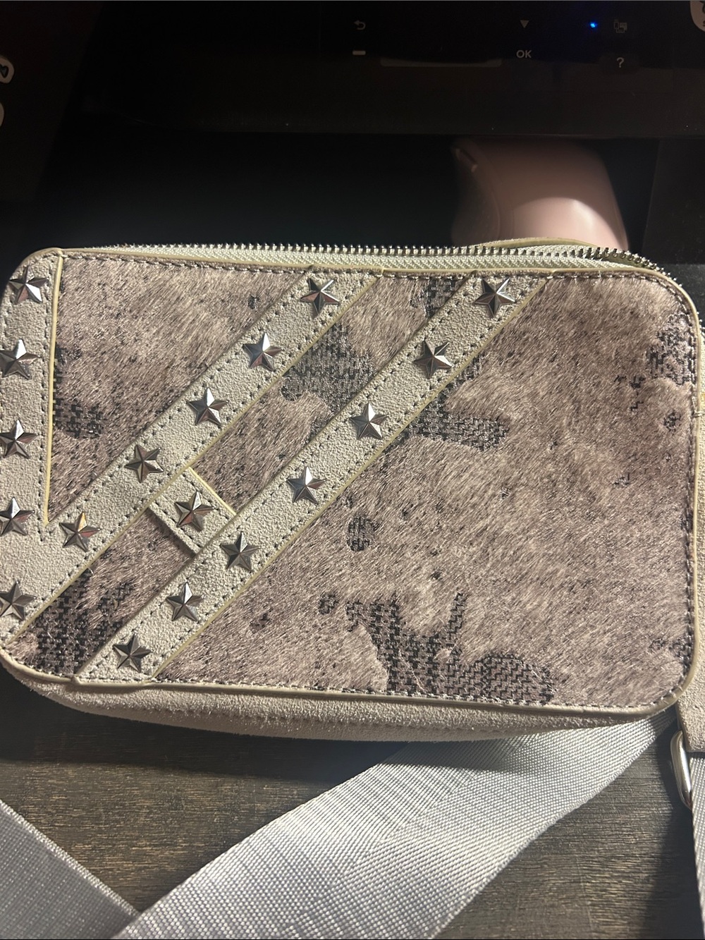 Vintage Havana "Meme" crossbody bag features a beige cowhide body with studs - Picture 2 of 3